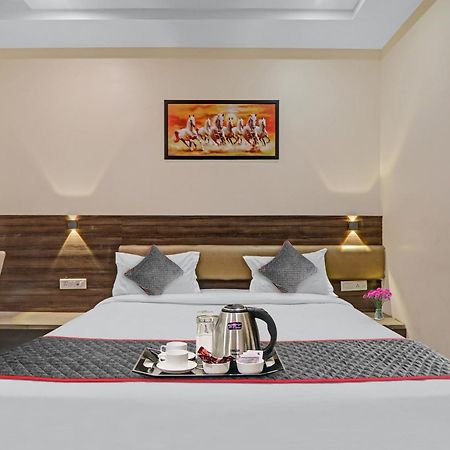 Townhouse 1150 Hotel Dayal Palace Chinhat Luaran gambar