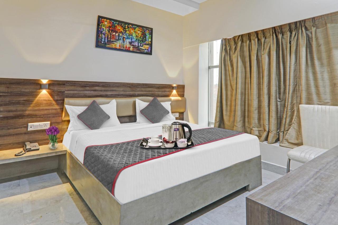 Townhouse 1150 Hotel Dayal Palace Chinhat Luaran gambar
