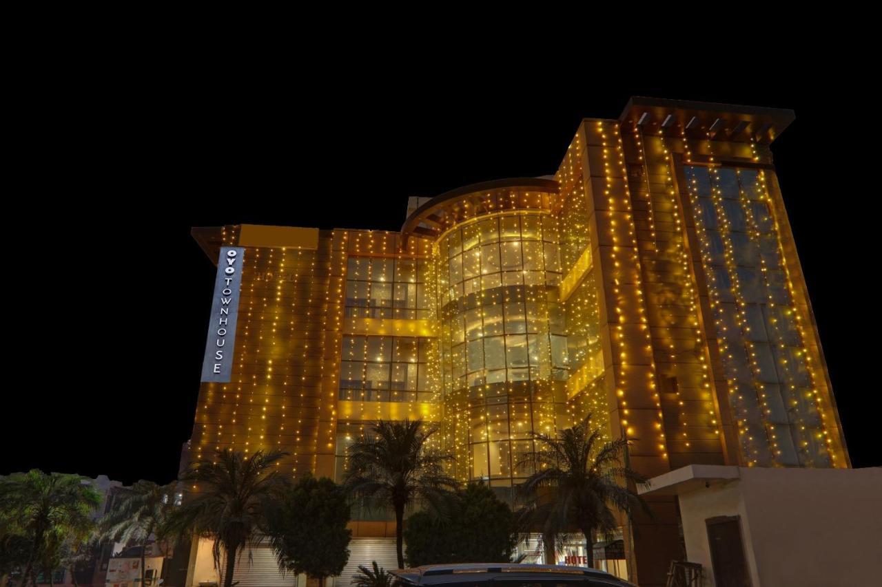 Townhouse 1150 Hotel Dayal Palace Chinhat Luaran gambar