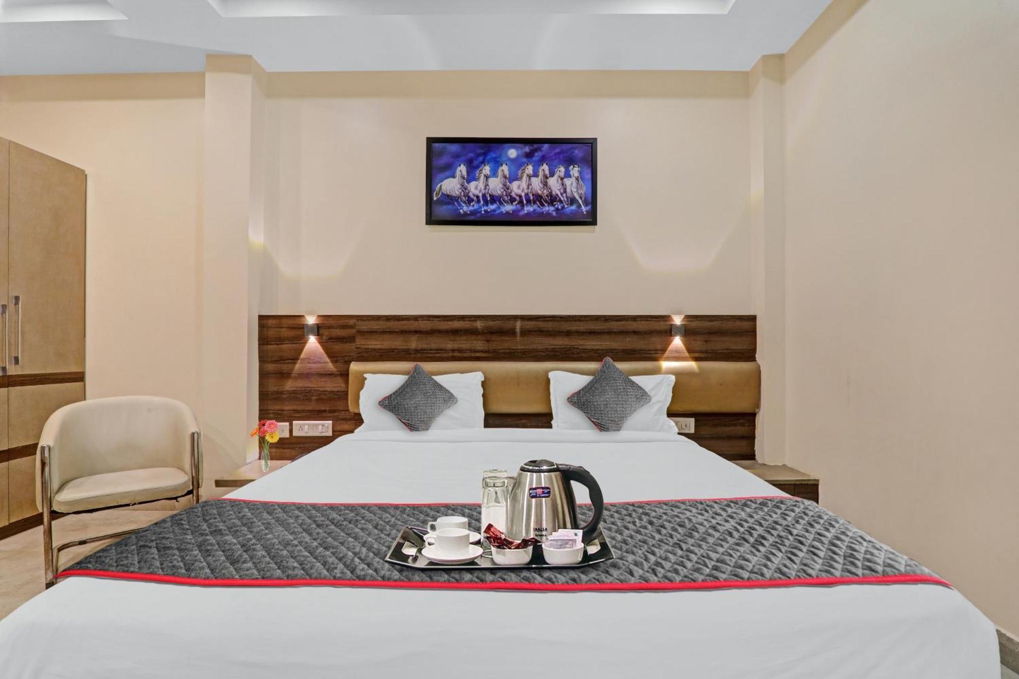 Townhouse 1150 Hotel Dayal Palace Chinhat Luaran gambar