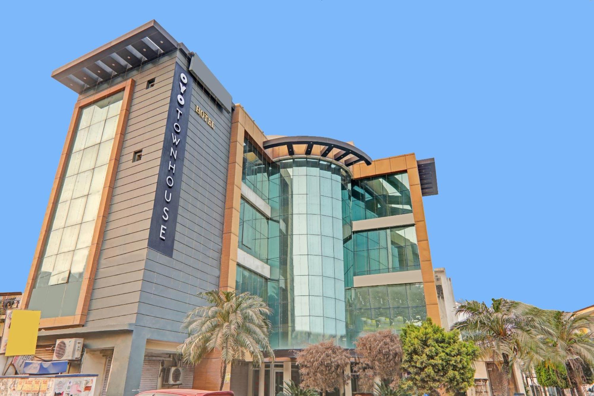 Townhouse 1150 Hotel Dayal Palace Chinhat Luaran gambar