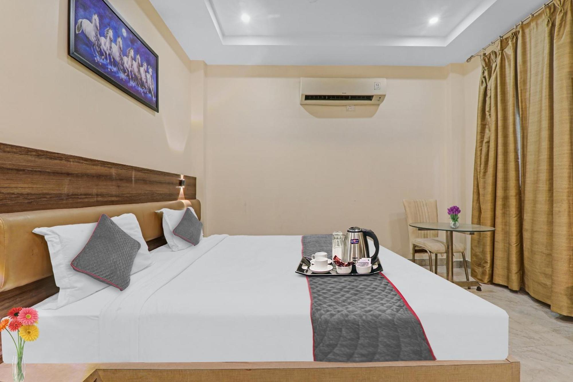 Townhouse 1150 Hotel Dayal Palace Chinhat Luaran gambar