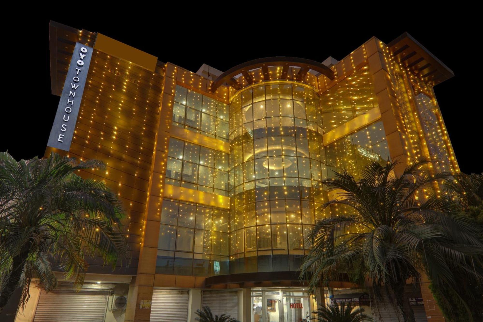 Townhouse 1150 Hotel Dayal Palace Chinhat Luaran gambar