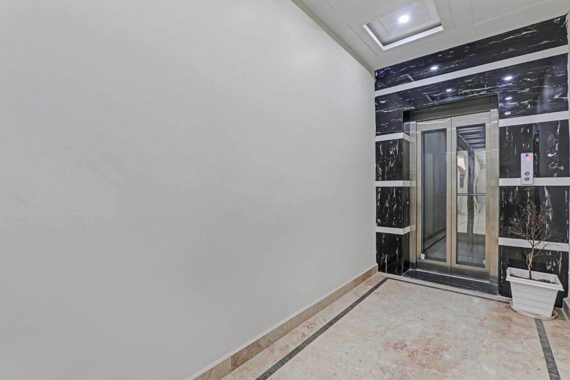 Townhouse 1150 Hotel Dayal Palace Chinhat Luaran gambar