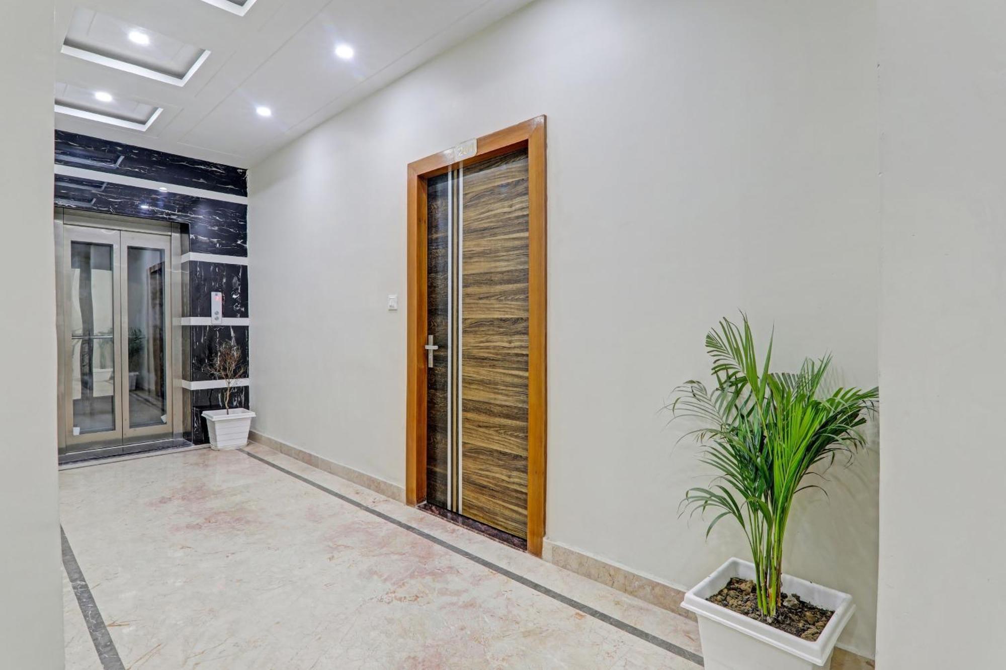 Townhouse 1150 Hotel Dayal Palace Chinhat Luaran gambar